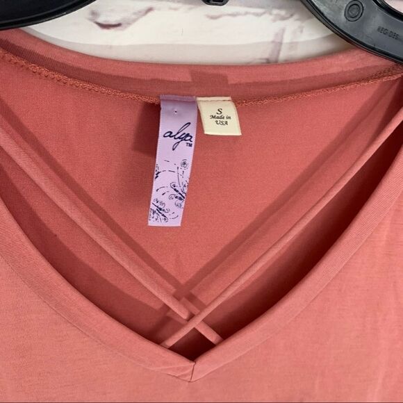 Alya small top  - Picture 2 of 4